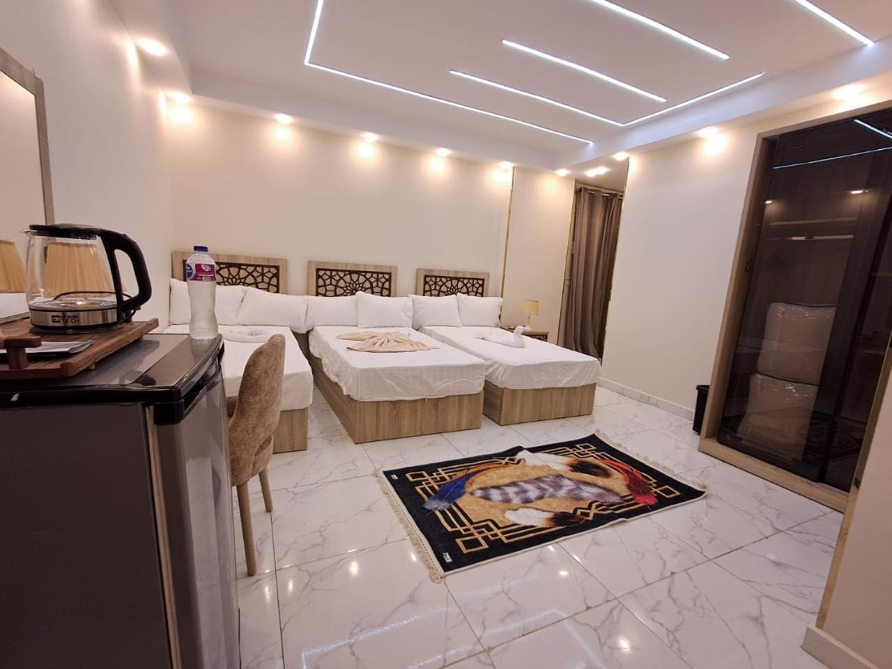 Pyramids East Inn Kafrat al Jabal Exterior photo
